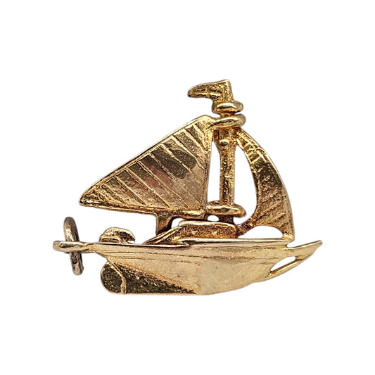 9ct 375 Yellow Gold Sailing Boat Articulated Charm 1970 L 1.9 cm 2.3 g.