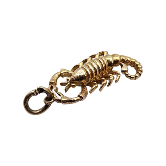 9ct 375 Yellow Gold Scorpion Charm 1959 L 1.6 cm 1.6 g.