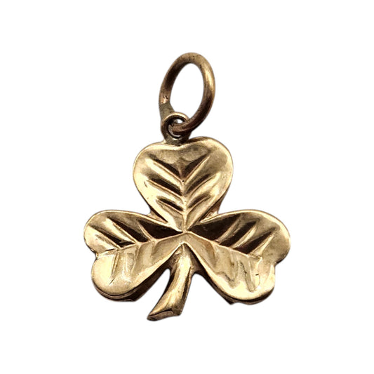 9ct 375 Yellow Gold Shamrock Charm 1972 L 1.2 cm 0.7 g.