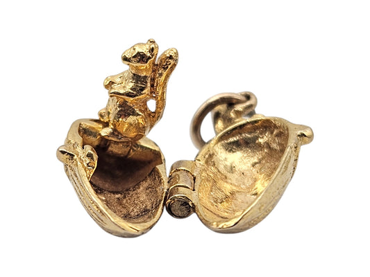 Rare 9ct 375 Yellow Gold Squirrel Inside Acorn Opening Charm 1960 L 1.6 cm 2.3 g.