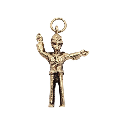 9ct 375 Yellow Gold Traffic Policeman 1975 L 2.5 cm 3.8 g.