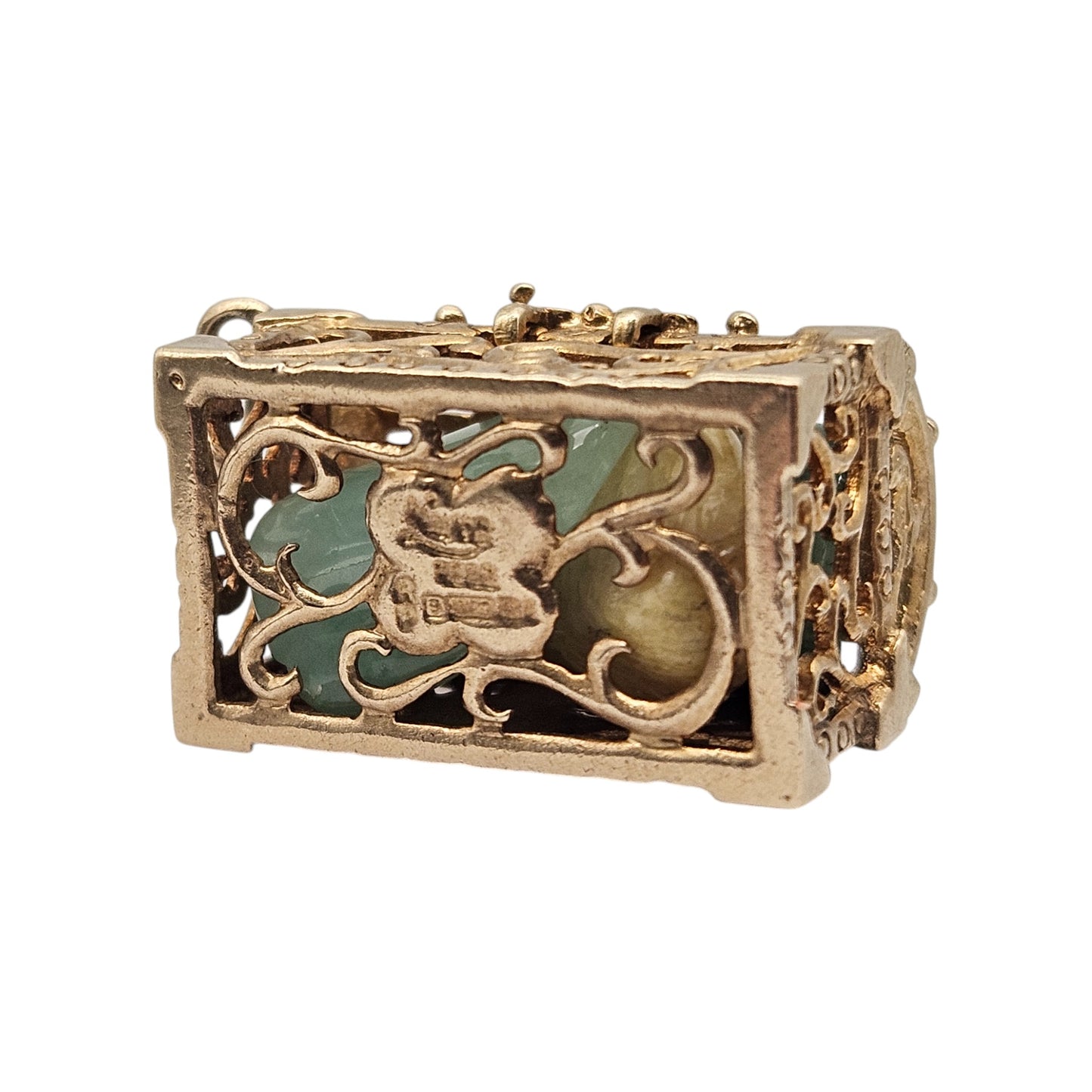 9ct 375 Yellow Gold Treasure Chest Opening Charm c.1960's L 1.9 cm 6.8 g.