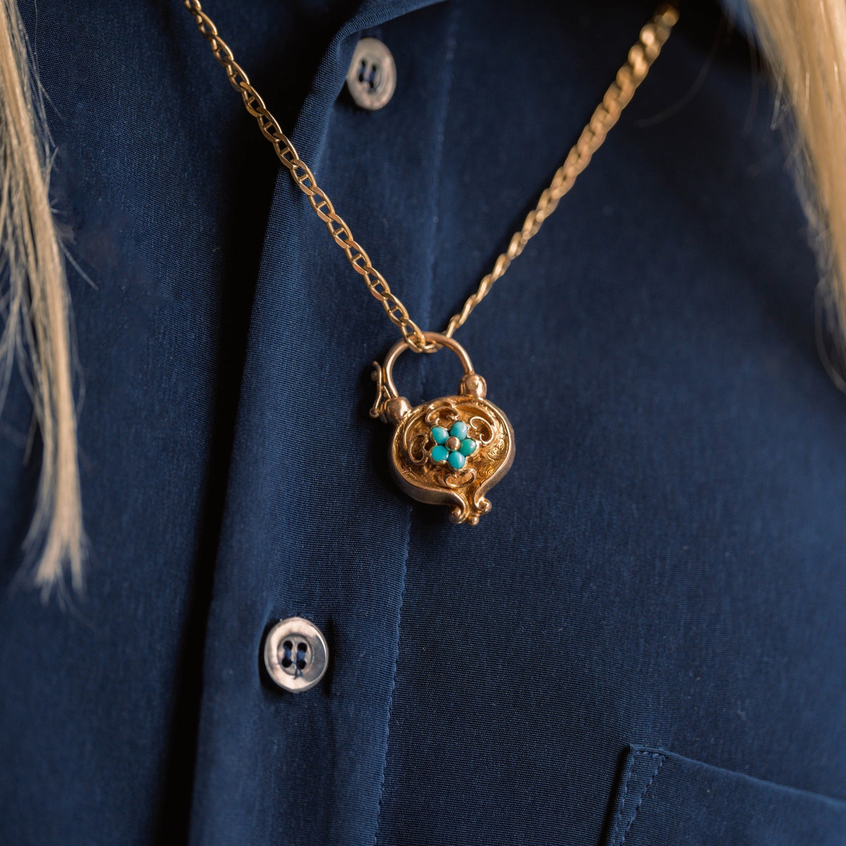 Victorian 18ct Yellow Gold Padlock With Turquoise L 3.0 cm 7.3 g.