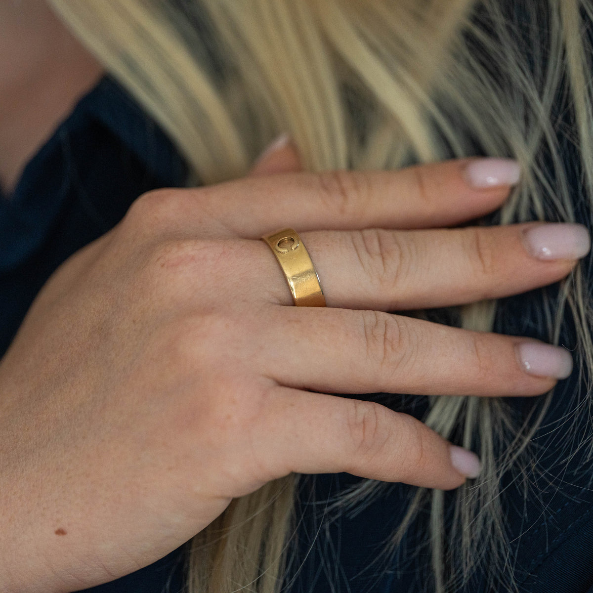 Heavy Victorian 18ct Yellow Gold Initial "C" Band Ring 1892 Size T 9.8 g.